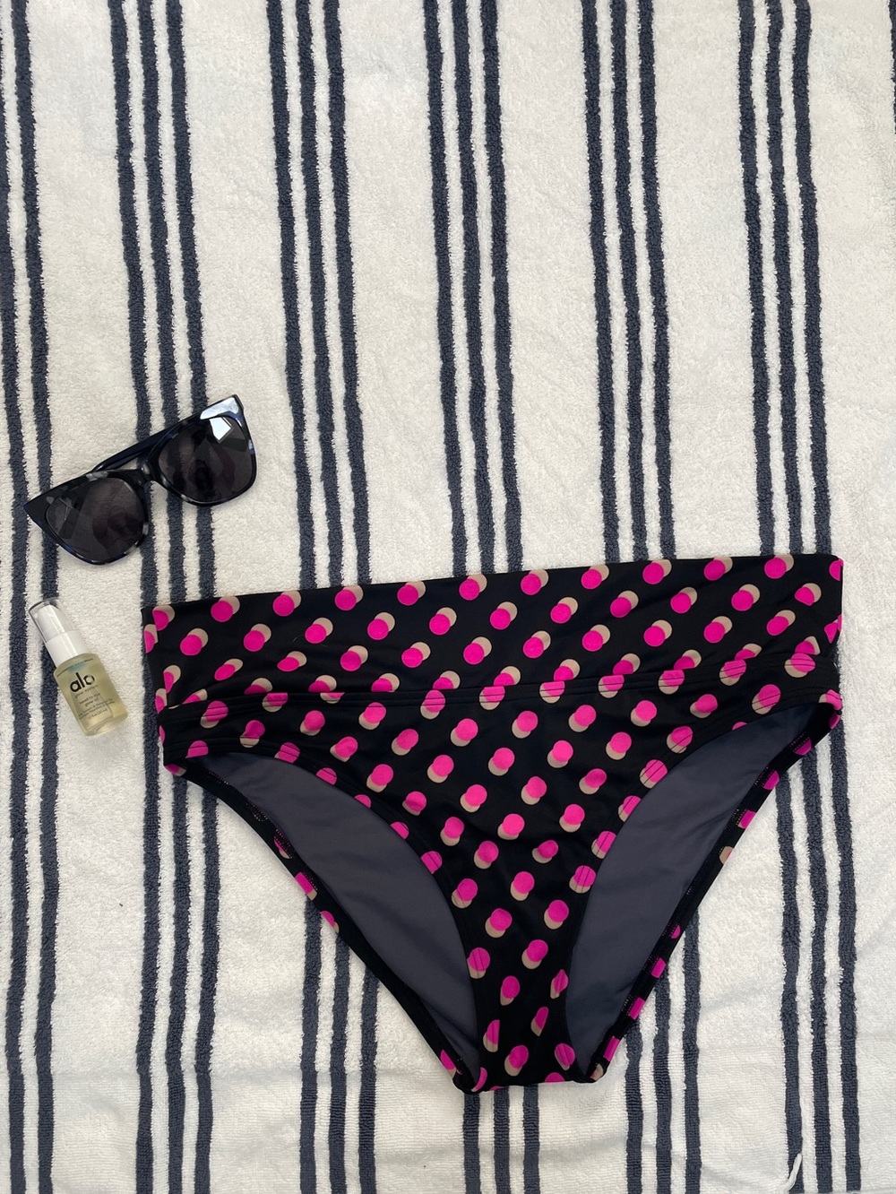 Victoria’s Secret I M (bottoms)